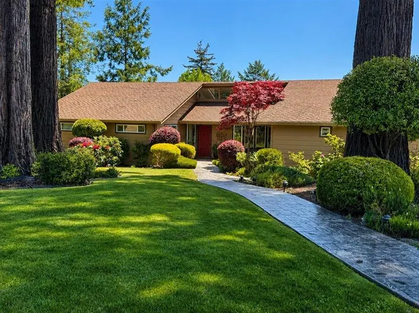 403 Penny Ln, Fortuna, CA 95540