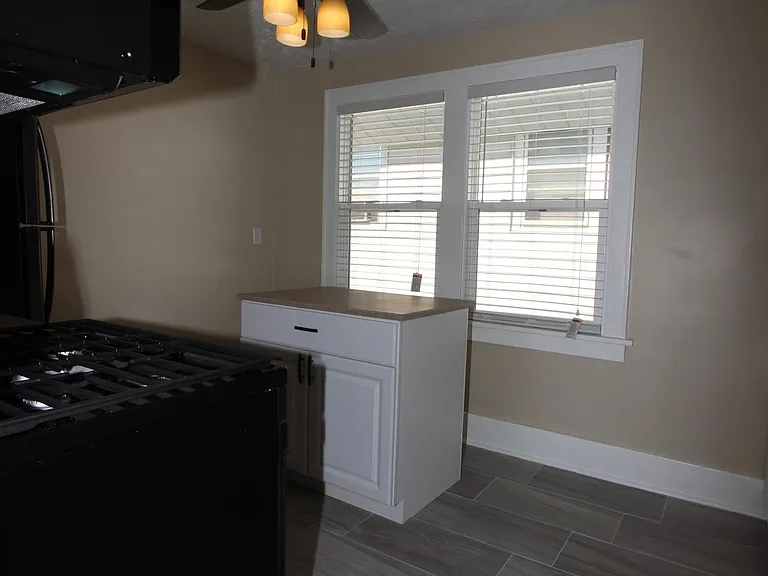 4816 Burt St #1/2-2 — Photo 19