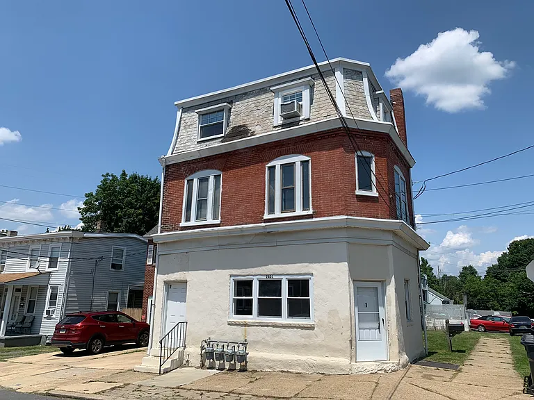 2401 W 2nd St #2 — Photo 1