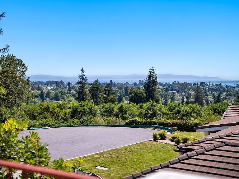 41 S Circle Dr — Photo 24