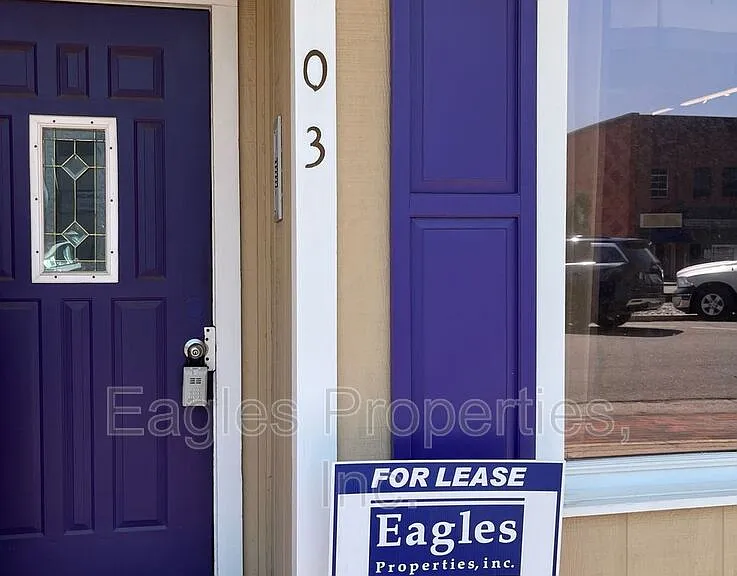 103 N Center St — Photo 2