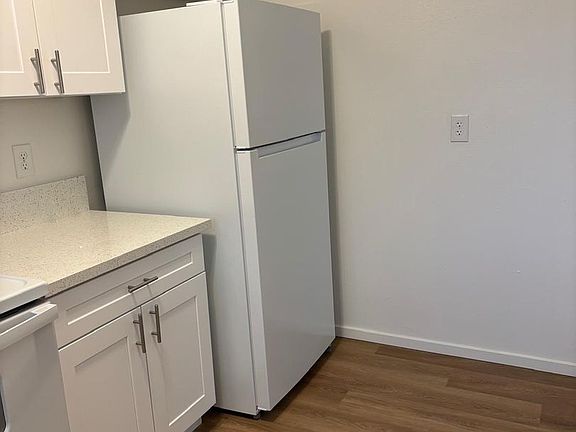 3rd image of 9008 NE Hassalo St #S