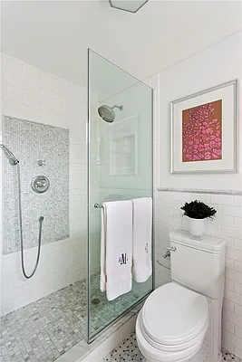 Sold by Private Client Realty | media 20