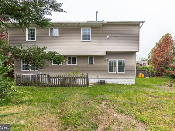 3rd image of 8233 Brandon Dr