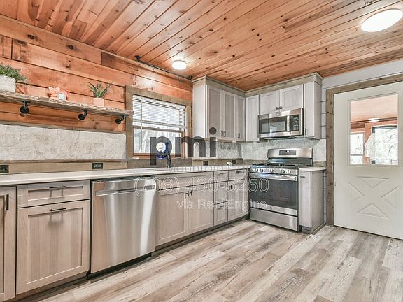 3rd image of 230 Silver Maple Ln