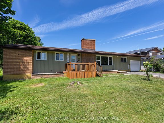 4th image of 2499 Perth Rd