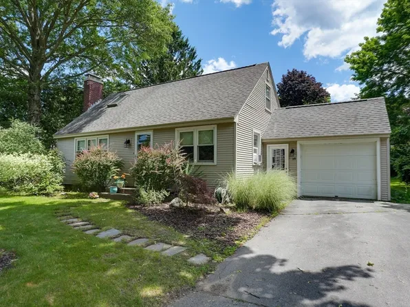 18 Cortland Dr, Westborough, MA 01581