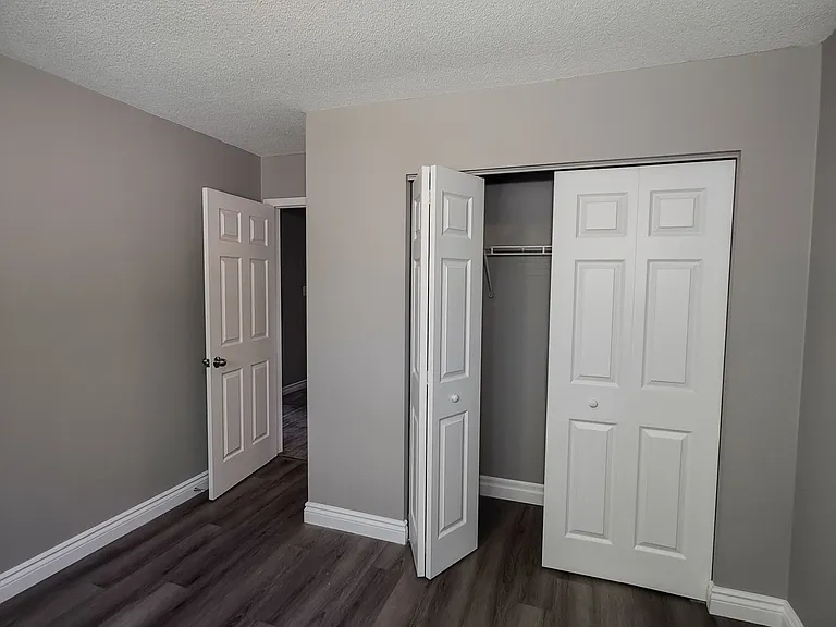 80 Kipling Cres — Photo 14