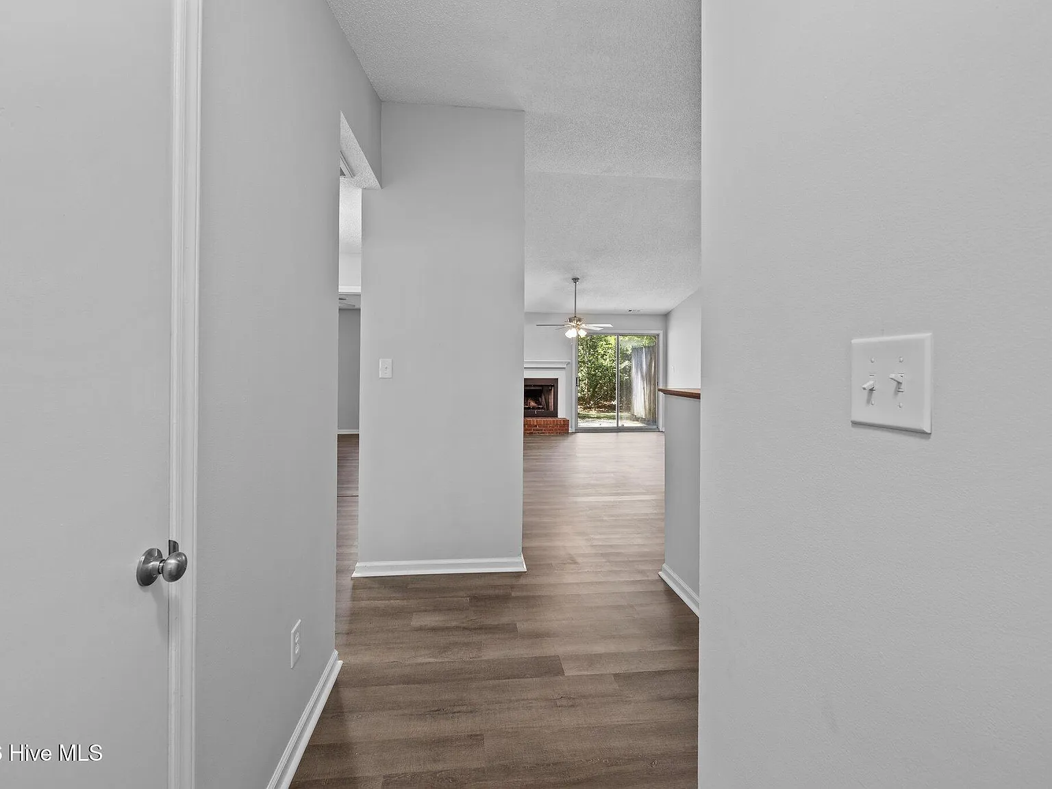 2 bed, 2.0 bath, 968 sqft, $1,450 — Photo 4