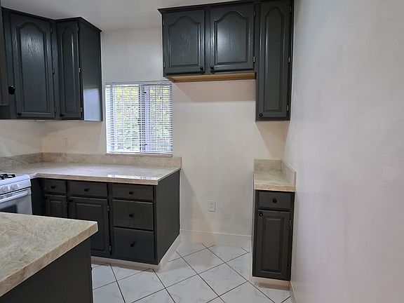 2nd image of 11581 Gladstone Ave