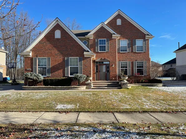 42476 Silverwood Dr, Sterling Heights, MI 48314