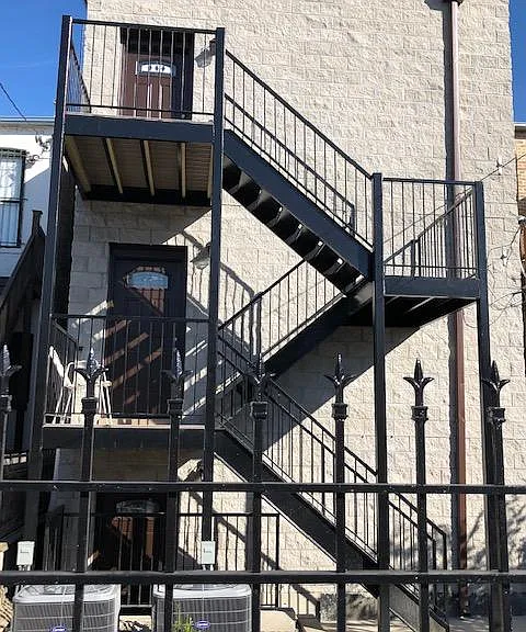 916 S Leavitt St — Photo 17