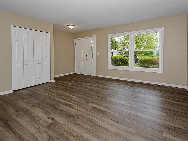 537 Burr Oak Dr — Photo 6