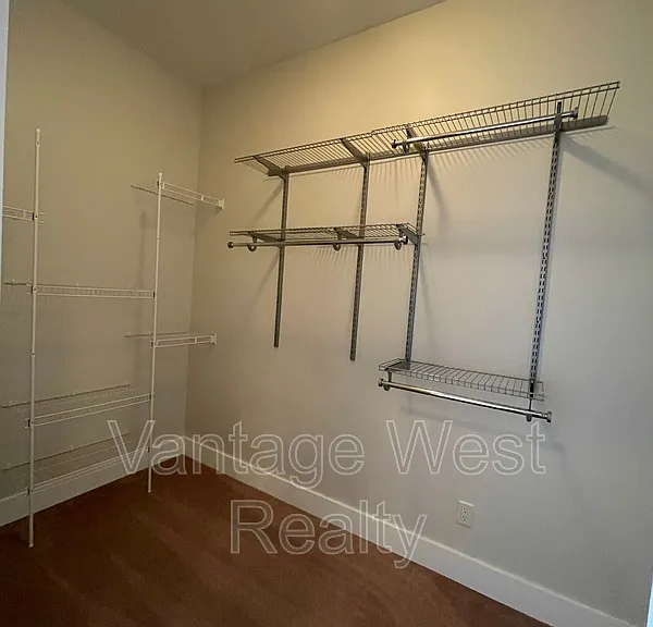 1414B Black Mountain Cres — Photo 14