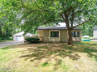 26 Palmer Ave, Ballston Lake, NY 12019