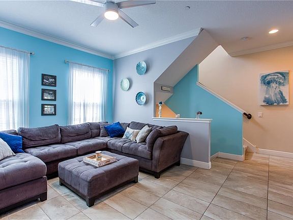 4th image of 1032 Parma Cir