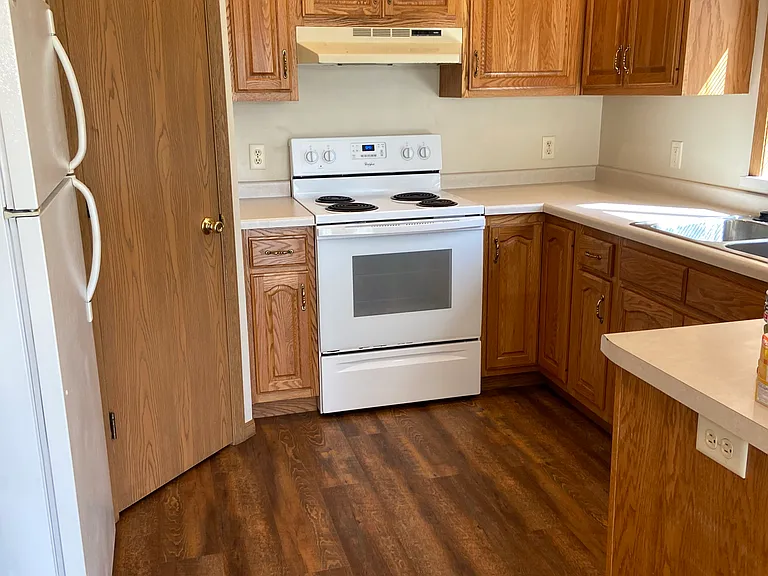 276 Manette St #274 — Photo 4
