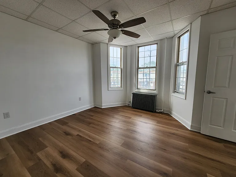 74 W 7th St #2 — Photo 7