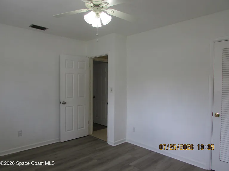 211 W Laila Dr — Photo 24