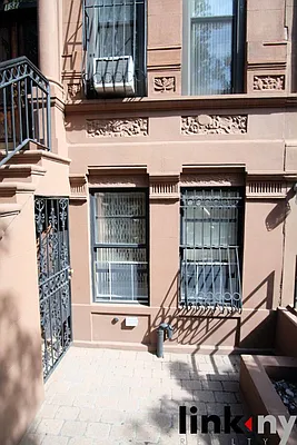 Rented by Link NY Realty | media 9