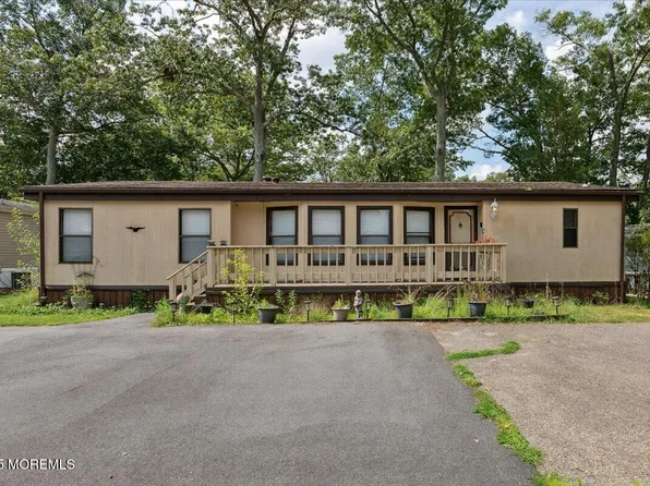 30 Roberts Road, Toms River, NJ 08755