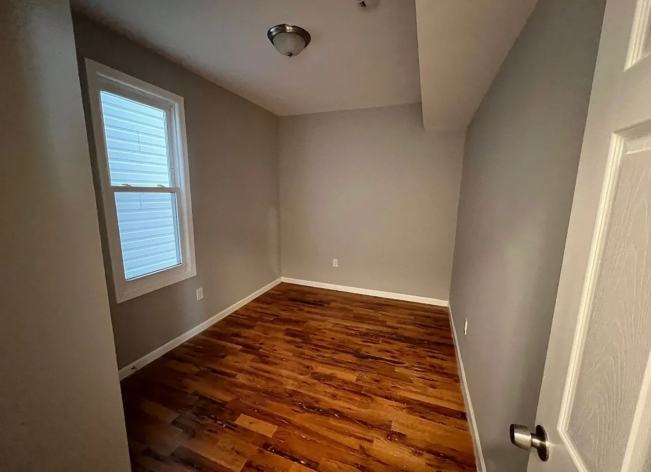 3 bed, $2,100 — Photo 4