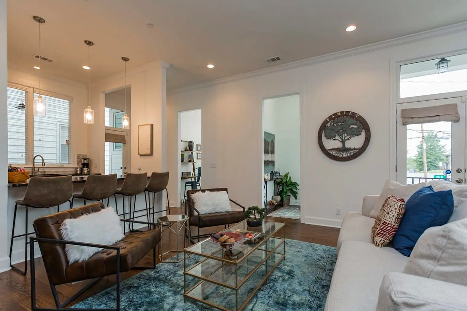 2 bed, 2.0 bath, 1657 sqft, $3,797 — Photo 4