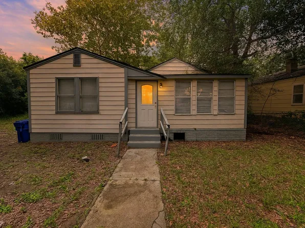 2390 Cambridge Ave, North Charleston, SC 29405