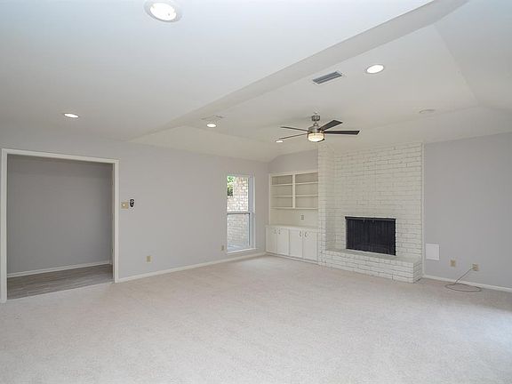 5th image of 2 Bendwood Dr