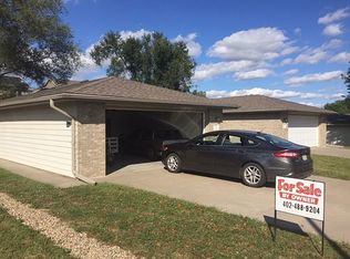 752 Folsom Ln, Lincoln, NE 68522