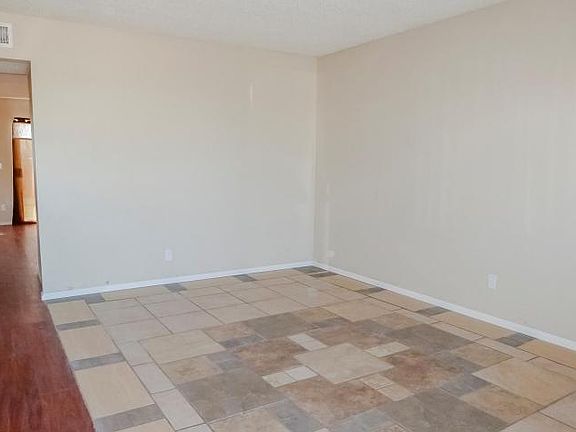 2nd image of 1567 N Park Ave