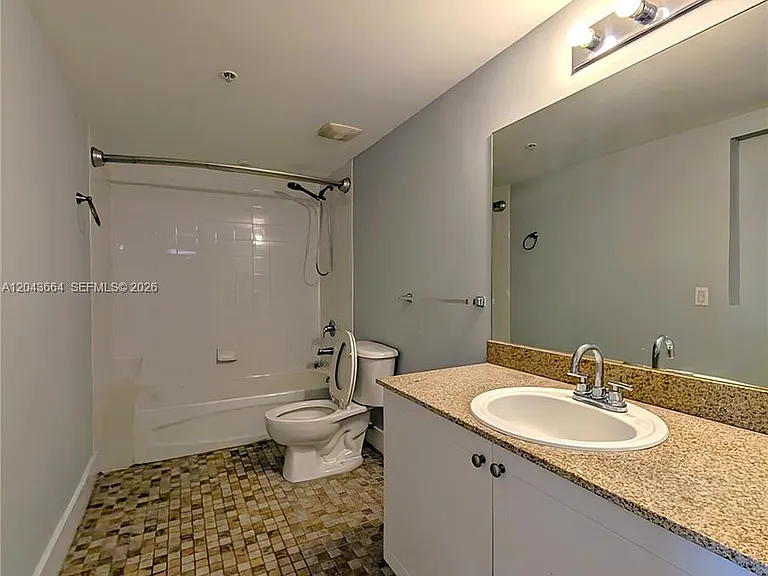 60 NW 37th Ave #605 — Photo 12