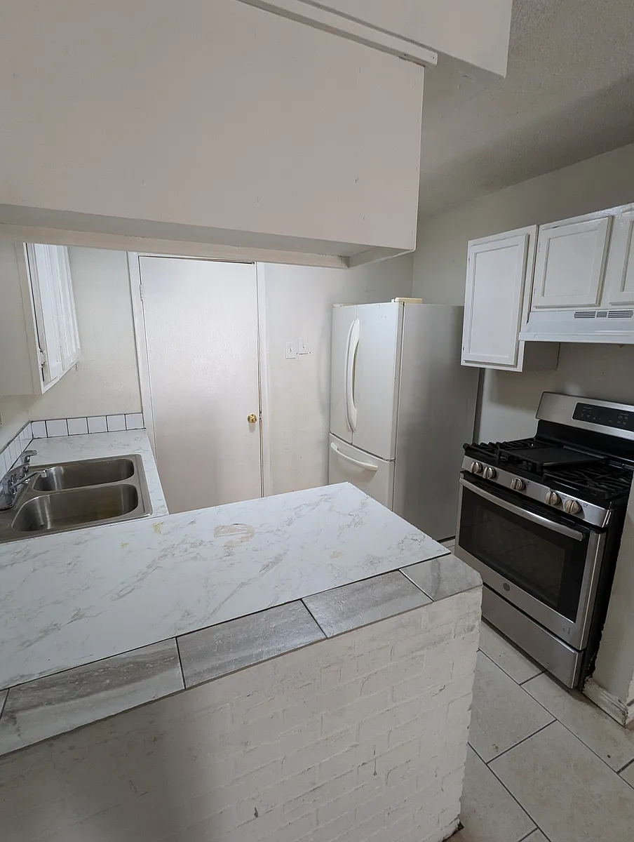 Building Photo - 7730 Dorsett Dr