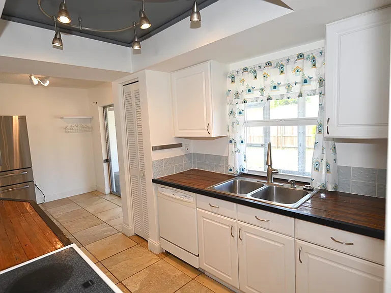 6524 Mauna Loa Blvd — Photo 6