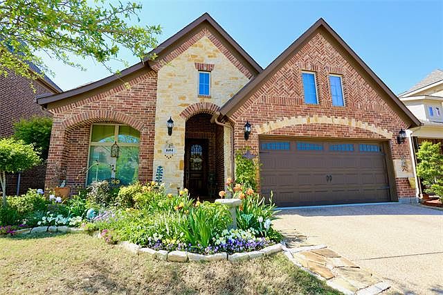 1st image of 1604 Presley Way