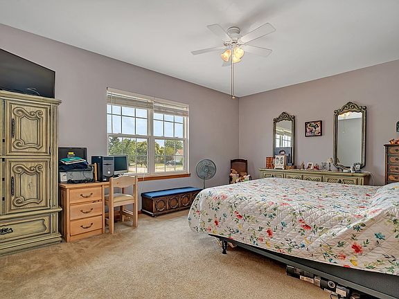 4th image of 4523 Skylark Ln
