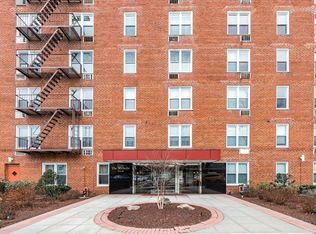 210-50 41st Ave APT 1J, Bayside, NY 11361