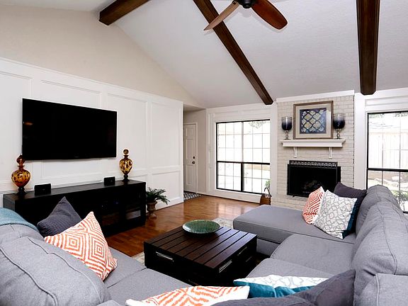 5th image of 10047 Briar Forest Dr