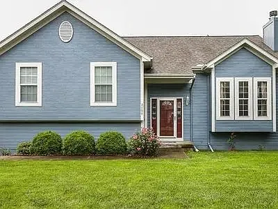 2600 NW Richard Dr Photo 1