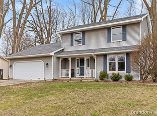 1443 Maplehollow St SE, Kentwood, MI 49508