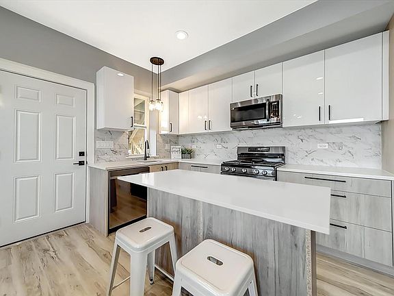 4th image of 6355 N Paulina St #3N