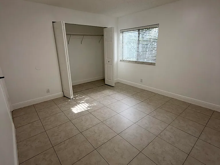 2661 Riverside Dr #2 — Photo 9