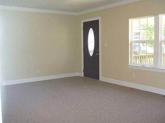 Spacious living room