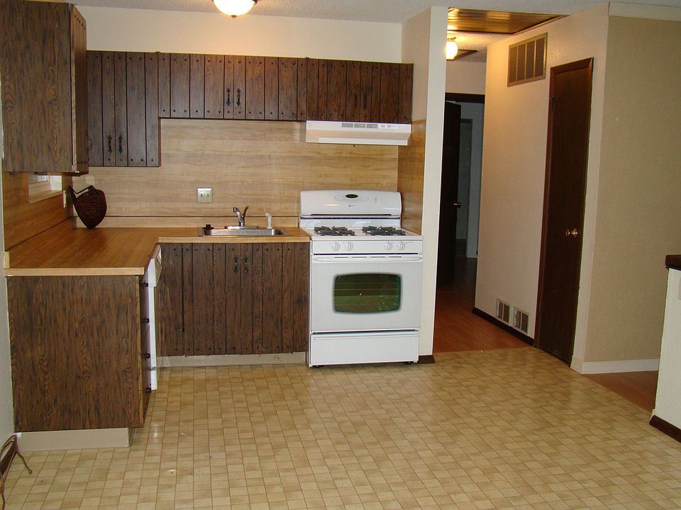 Kitchen offers updated appliances