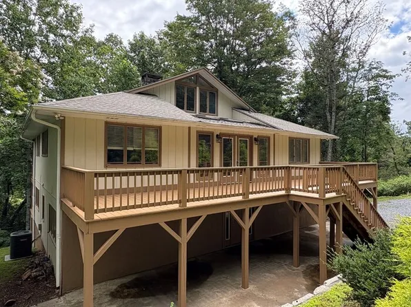 157 Jims Dr, Spruce Pine, NC 28777