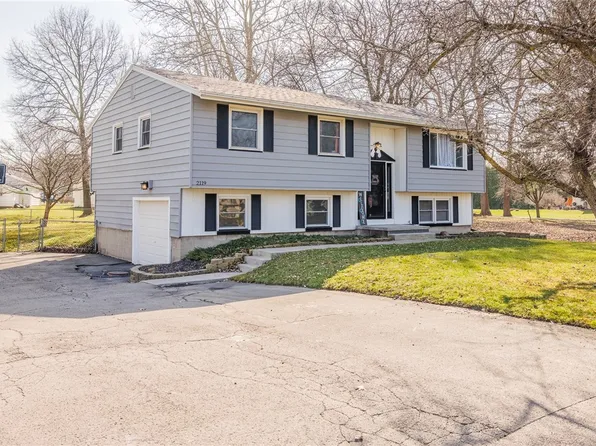 2119 Maiden Ln, Rochester, NY 14626