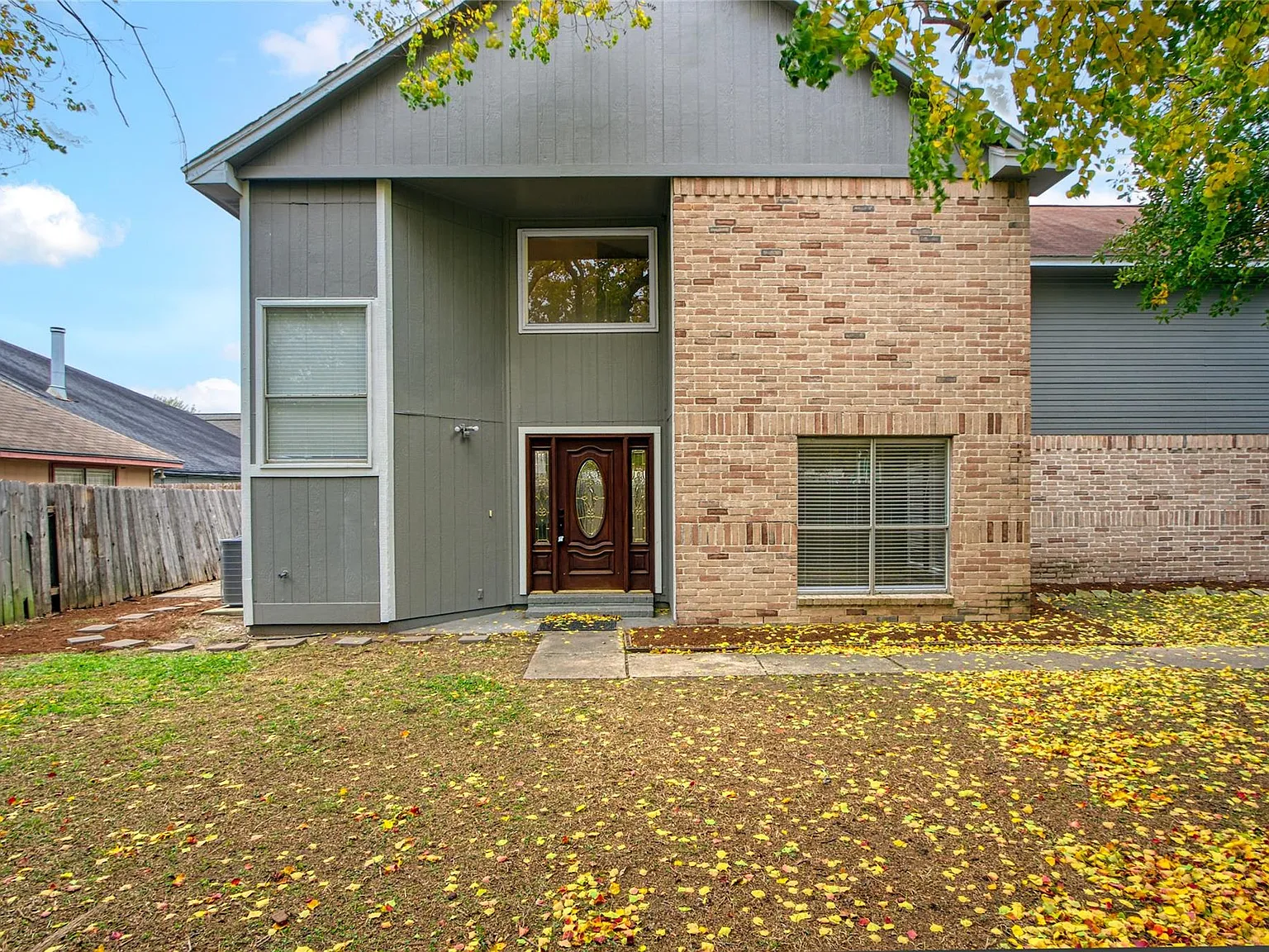 4 bed, 2.5 bath, 1950 sqft, $2,175 — Photo 3