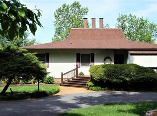 664 Club View Dr, Keswick, VA 22947
