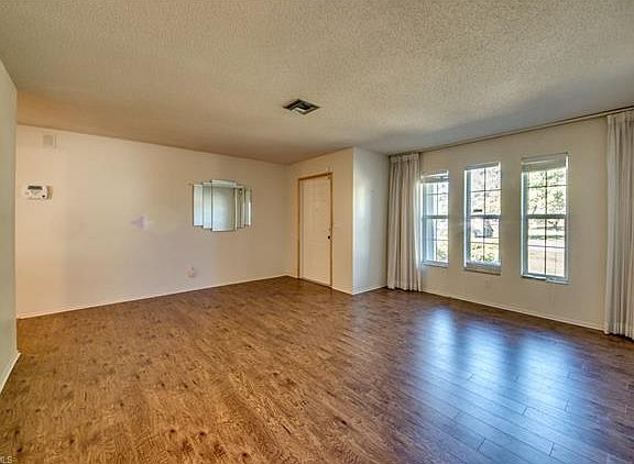 5th image of 7451 Barrancas Ave