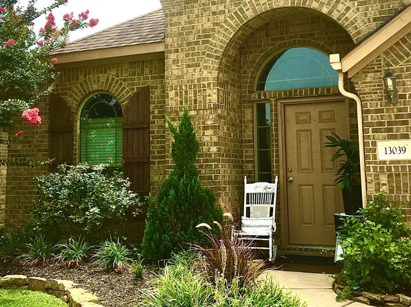 13039 Avery Ridge Ln, Tomball, TX 77377